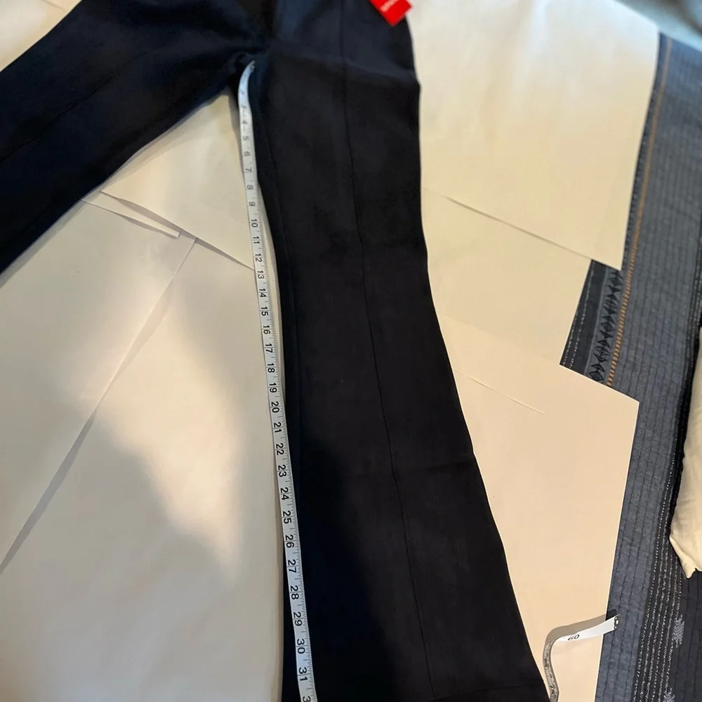 Spanx sueaded stretchy pull on fitted bell bottoms navy blue women’s size Large. - Picture 13 of 14